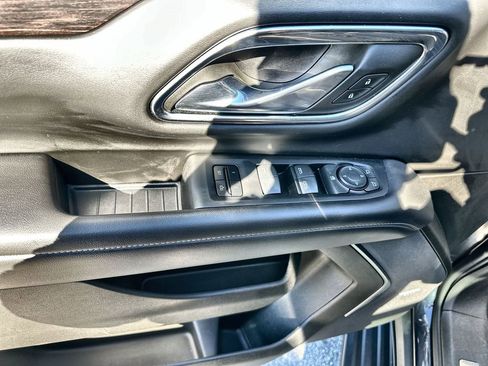 Used 2023 Chevrolet Suburban LT image 23