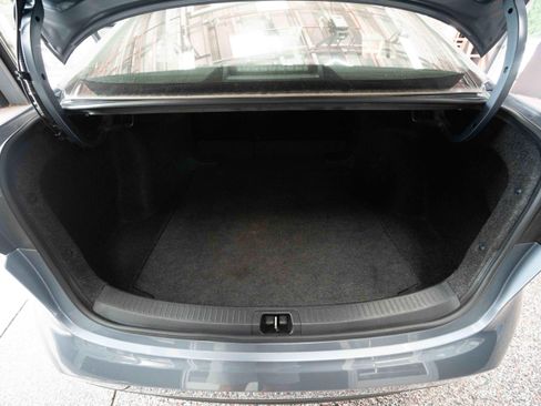 Used 2025 Toyota Corolla LE FWD image 27