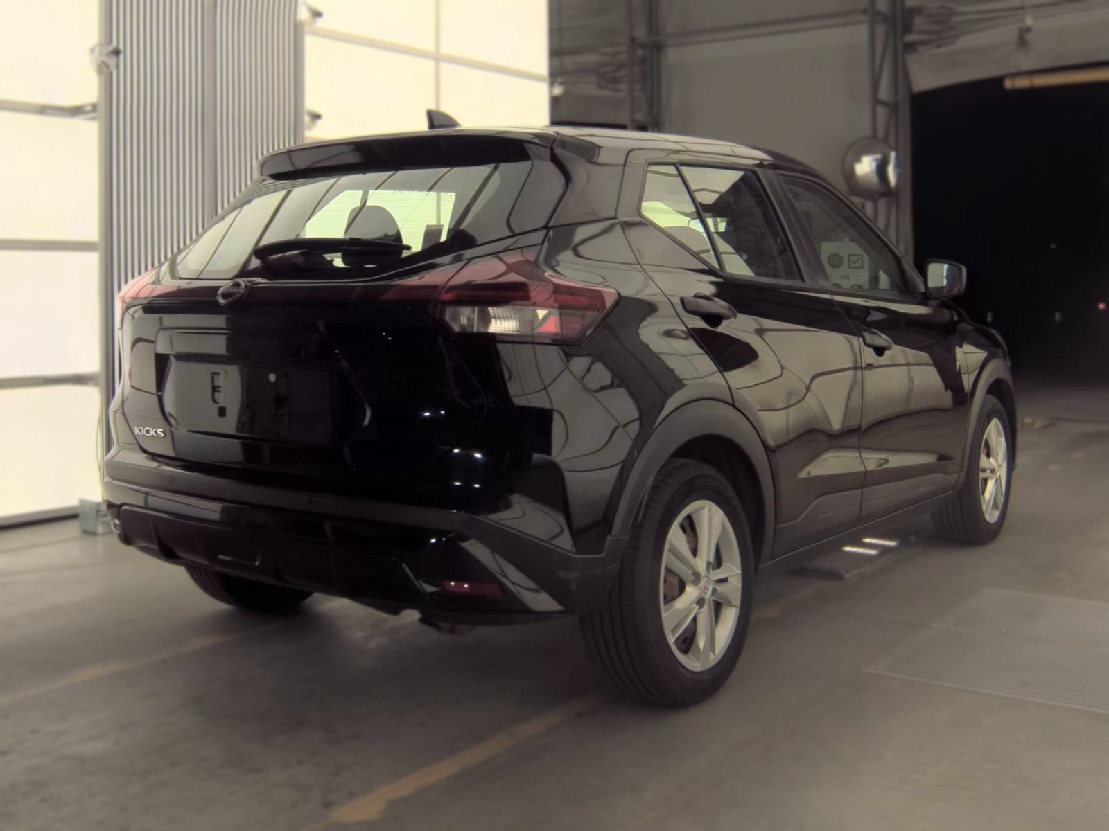 Used 2022 Nissan Kicks S FWD image 2