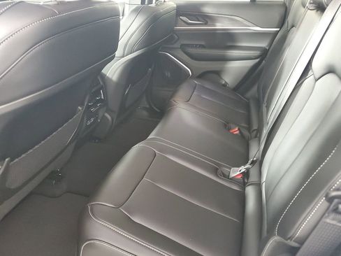 New 2025 Jeep Grand Cherokee Limited w/ Black Appearance Package image 13