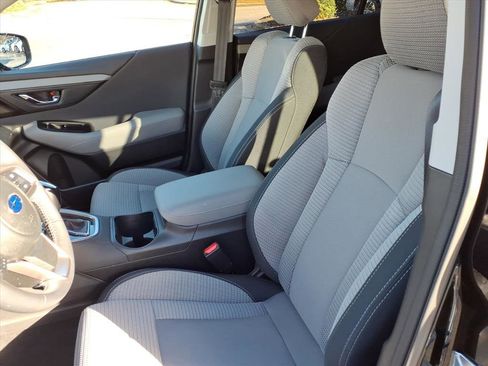 Used 2025 Subaru Outback Premium image 16