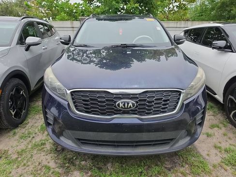 Used 2019 Kia Sorento S FWD image 2