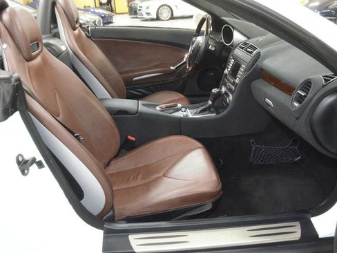 Used 2006 Mercedes-Benz SLK 350 w/ AMG Sport Pkg image 21