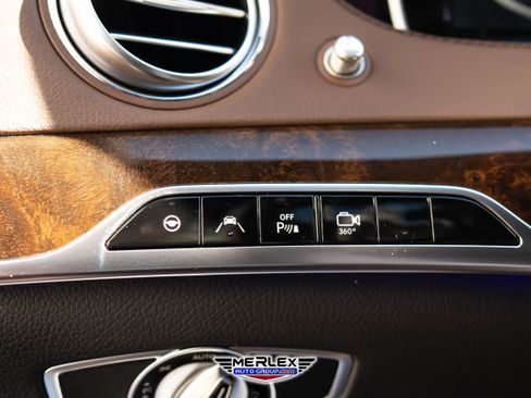 Used 2017 Mercedes-Benz S 550 Sedan image 39