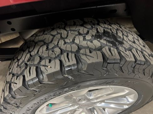 Certified 2018 GMC Canyon SLT w/ Trailering Package image 11