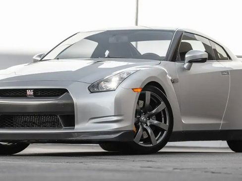 Used 2009 Nissan GT-R Premium image 1