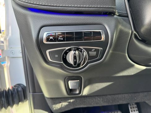 Used 2022 Mercedes-Benz G 63 AMG 4MATIC w/ Seat Comfort Package image 33