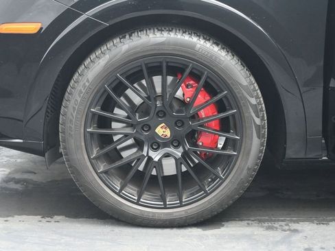 Used 2023 Porsche Cayenne GTS AWD/4WD image 35