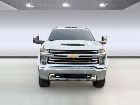 Used 2020 Chevrolet Silverado 2500 High Country w/ Technology Package AWD/4WD image 6