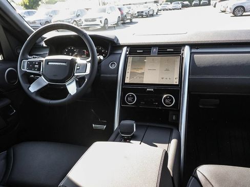 New 2026 Land Rover Discovery Limited Edition AWD/4WD image 22