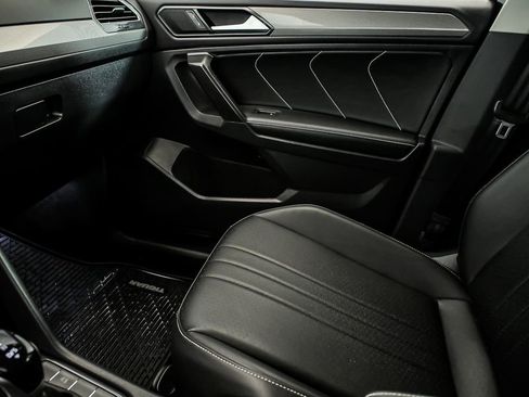 Certified 2023 Volkswagen Tiguan SE image 21