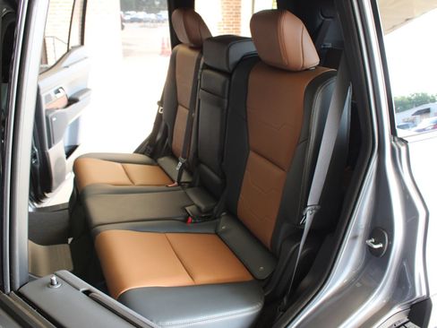 Used 2026 Lexus GX 550 w/ Cold Area Package AWD/4WD image 20