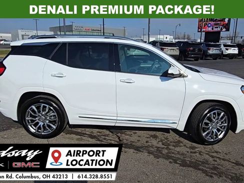 Used 2023 GMC Terrain Denali w/ Denali Premium Package AWD/4WD image 10