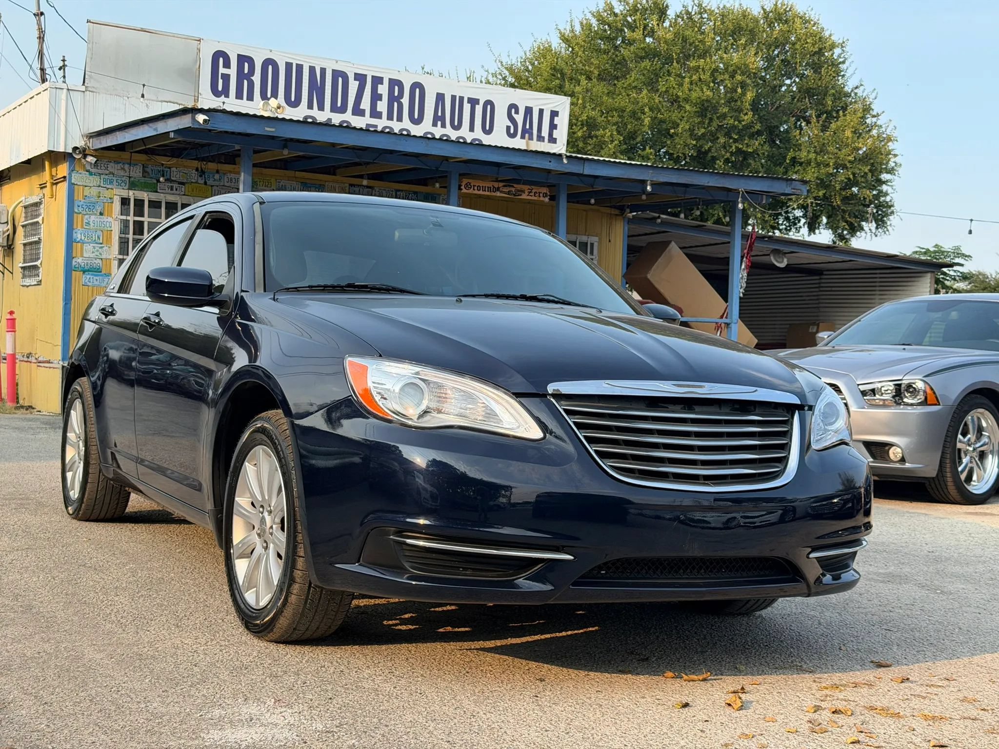 Used 2012 Chrysler 200 Touring FWD image 1