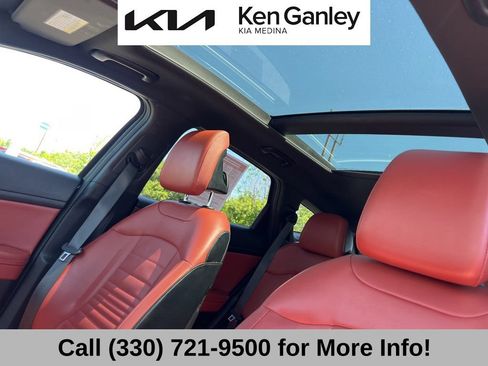 Certified 2023 Kia Sportage SX AWD/4WD image 42