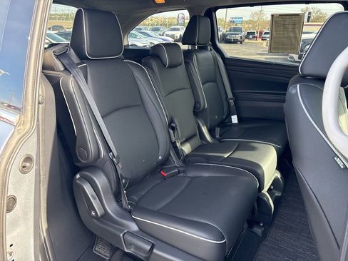 Used 2025 Honda Odyssey Elite image 10