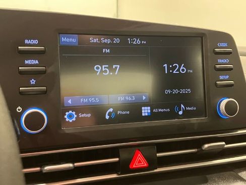 Used 2024 Hyundai Elantra SE image 24