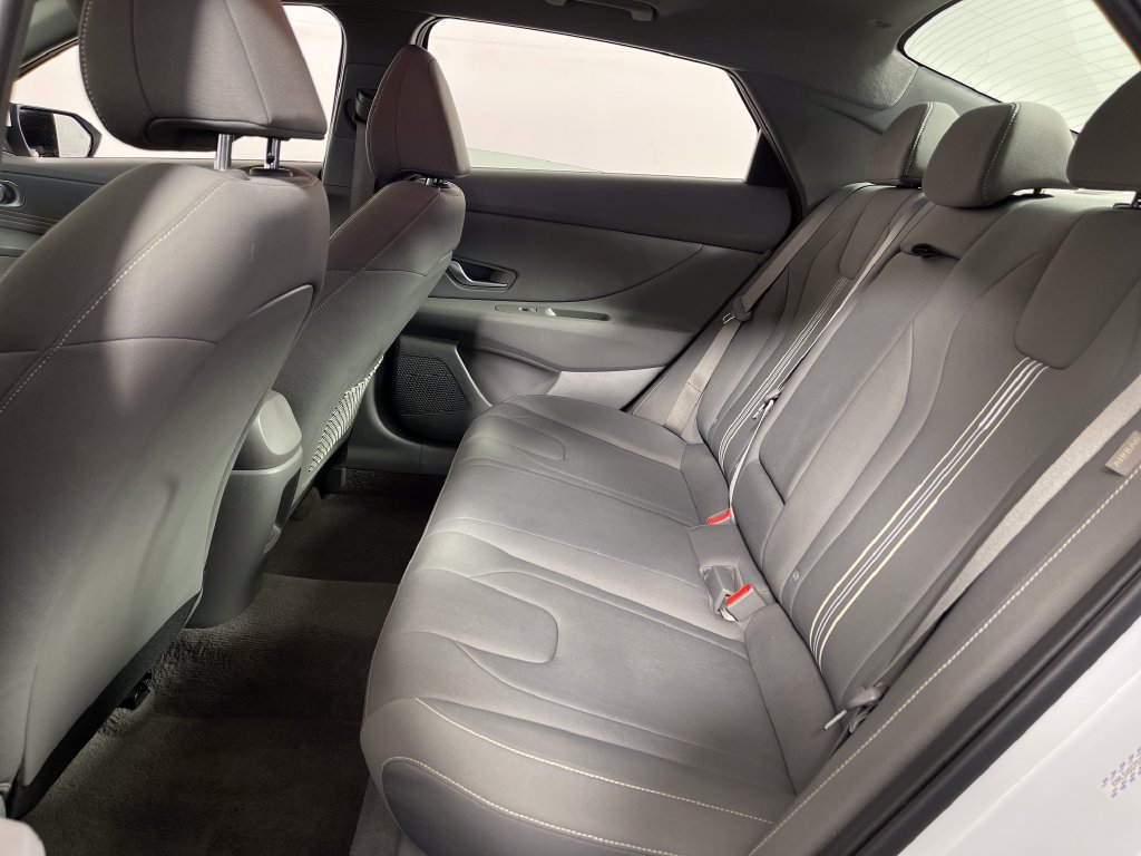 Certified 2025 Hyundai Elantra SEL FWD image 14