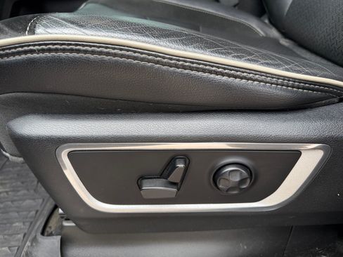 Used 2021 RAM 1500 Laramie w/ Sport Appearance Package AWD/4WD image 14