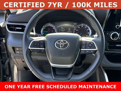 Used 2023 Toyota Highlander XLE AWD/4WD image 19