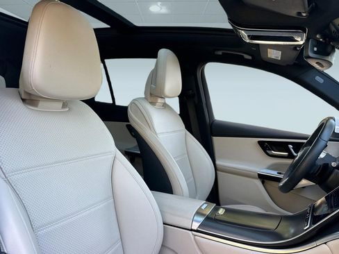 Certified 2024 Mercedes-Benz GLC 300 image 32