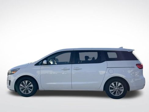 Used 2017 Kia Sedona LX FWD image 2