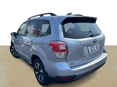 Used 2017 Subaru Forester 2.5i Limited AWD/4WD image 6