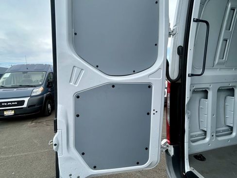 Used 2022 Mercedes-Benz Sprinter 2500 image 28