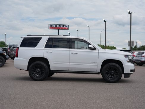 Used 2018 Chevrolet Tahoe Premier AWD/4WD image 2