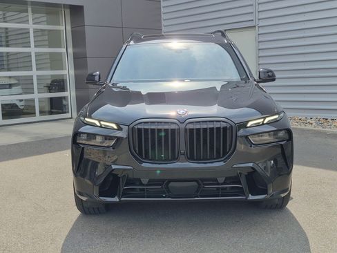 Used 2024 BMW X7 xDrive40i w/ M Sport Package AWD/4WD image 9