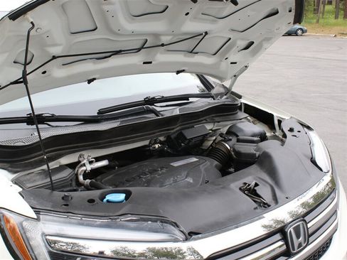Used 2018 Honda Pilot Elite image 45