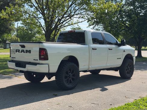 Used 2025 RAM 2500 Big Horn AWD/4WD image 31