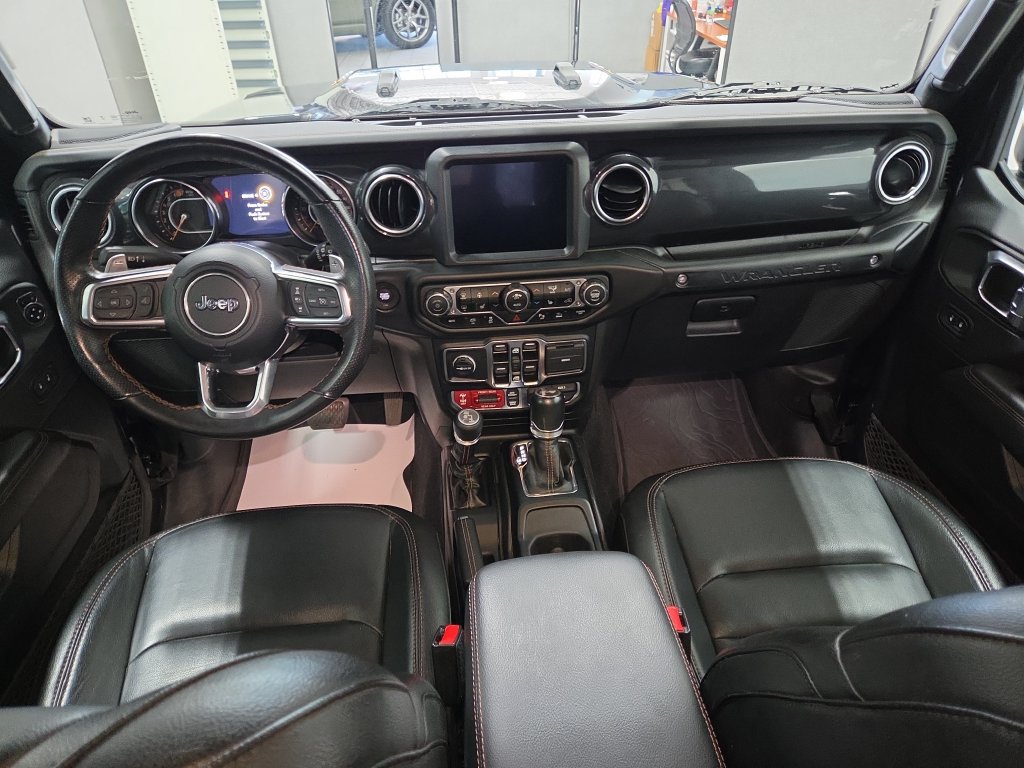 Used 2023 Jeep Wrangler Unlimited Rubicon 392 w/ Xtreme Recon 35" Tire Package AWD/4WD image 28