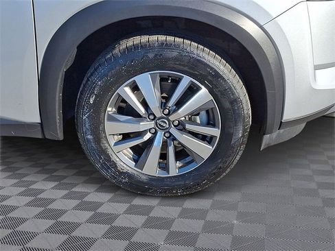 Used 2025 Nissan Pathfinder SL image 8