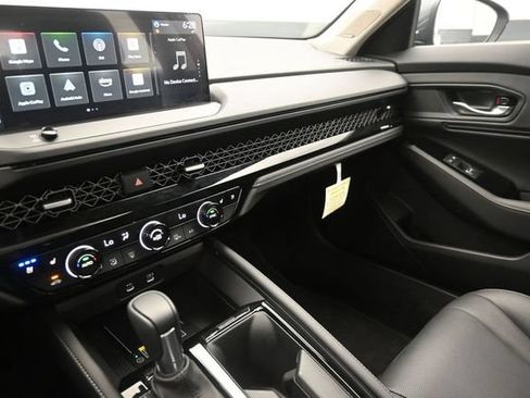 Used 2025 Honda Accord Touring image 31