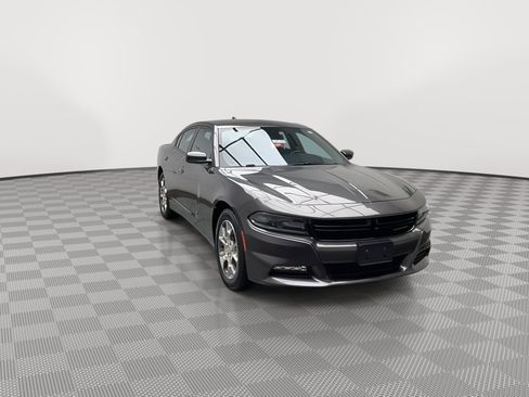 Used 2017 Dodge Charger SXT image 28