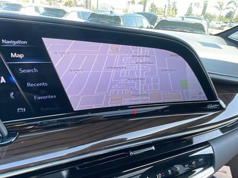 Used 2024 Cadillac Escalade ESV Premium Luxury Platinum AWD/4WD image 21