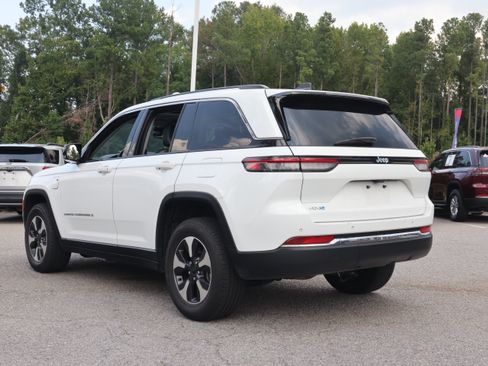 Used 2024 Jeep Grand Cherokee Limited 4xe AWD/4WD image 3