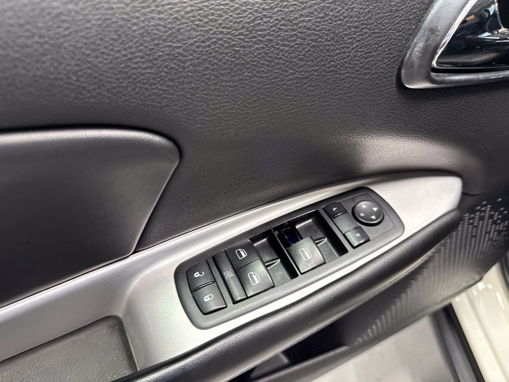 Used 2014 Dodge Journey SXT w/ Flexible Seating Group FWD image 22