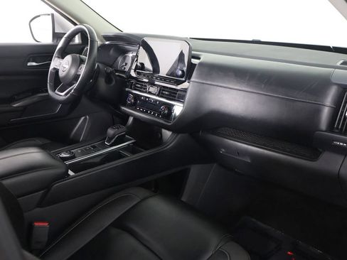 Used 2023 Nissan Pathfinder SL AWD/4WD image 27