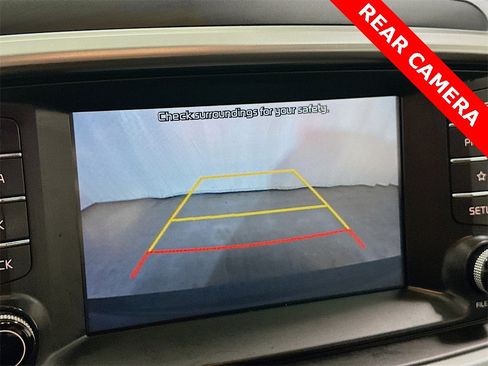 Used 2020 Kia Sorento S image 14