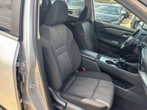 Used 2025 Nissan Rogue SV image 38