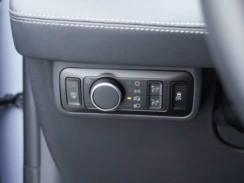 Used 2024 Ford Mustang Mach-E Select w/ Comfort Package Lite RWD image 16