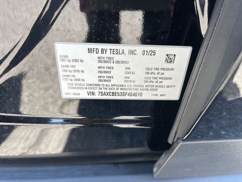Used 2025 Tesla Model X AWD/4WD image 29