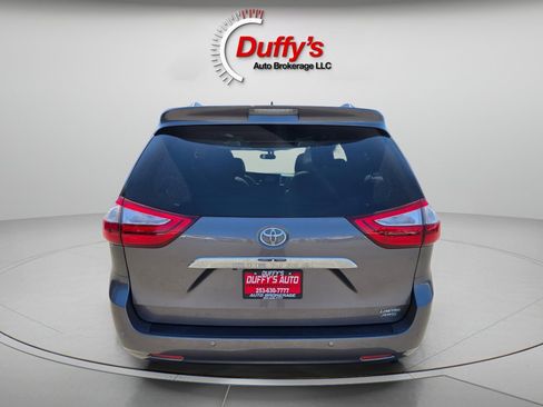 Used 2017 Toyota Sienna Limited Premium AWD/4WD image 22