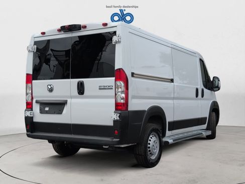 Used 2025 RAM ProMaster 2500 w/ U-Haul Equipment Group image 8