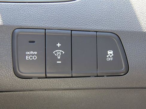 Used 2013 Hyundai Elantra GLS w/ Preferred Pkg FWD image 33