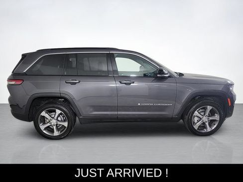 Used 2024 Jeep Grand Cherokee Limited AWD/4WD image 2