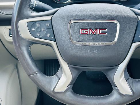 Used 2018 GMC Acadia Denali w/ Technology Package AWD/4WD image 22