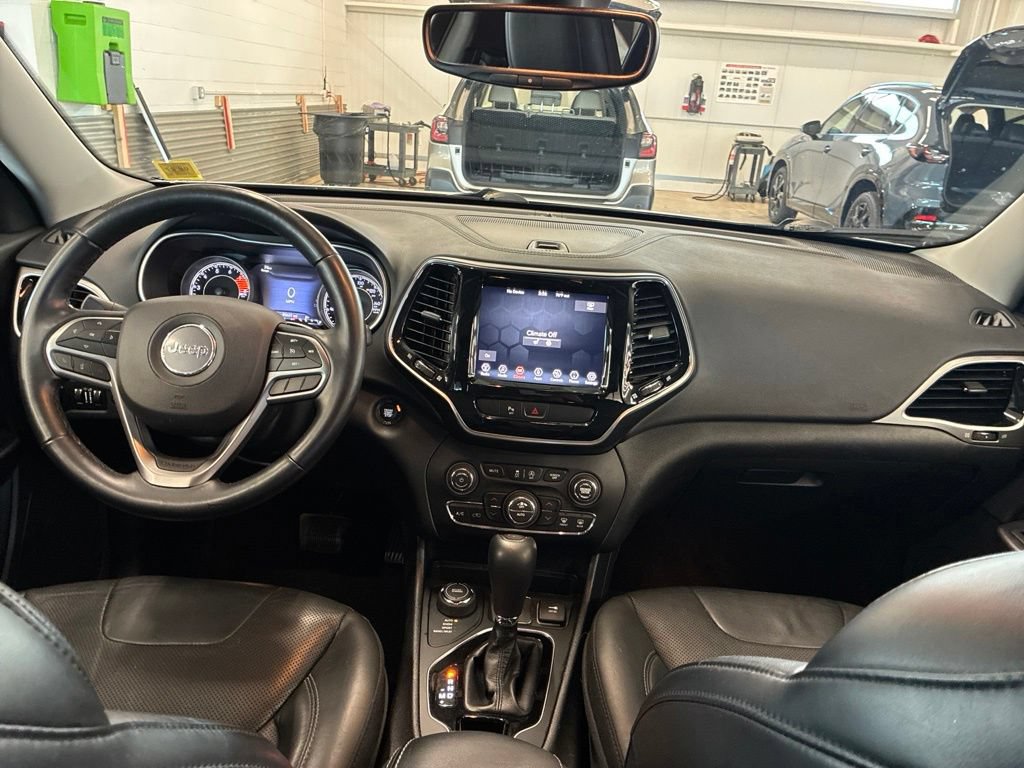 Used 2019 Jeep Cherokee Limited AWD/4WD image 11